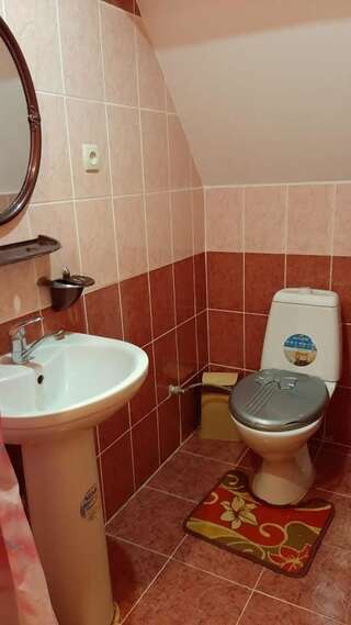 Гостевой дом Гостевой дом Диана Пицунда Улучшенный четырехместный номер-3